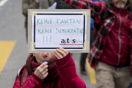 Journalistes à la criée