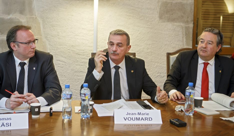 La Pâquerette «en vase clos»