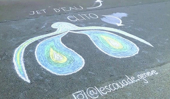 Un clitoris à la craie leur vaut une amende