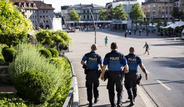 Plus d’uniformes au centre-ville