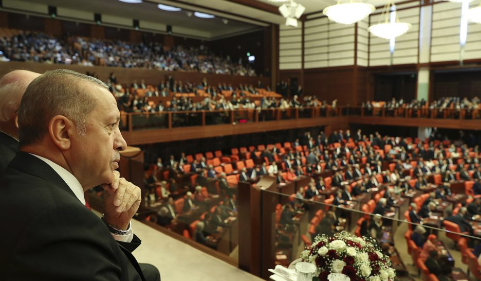 Plus de 18’000 fonctionnaires limogés