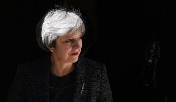 Theresa May poussée dans les cordes