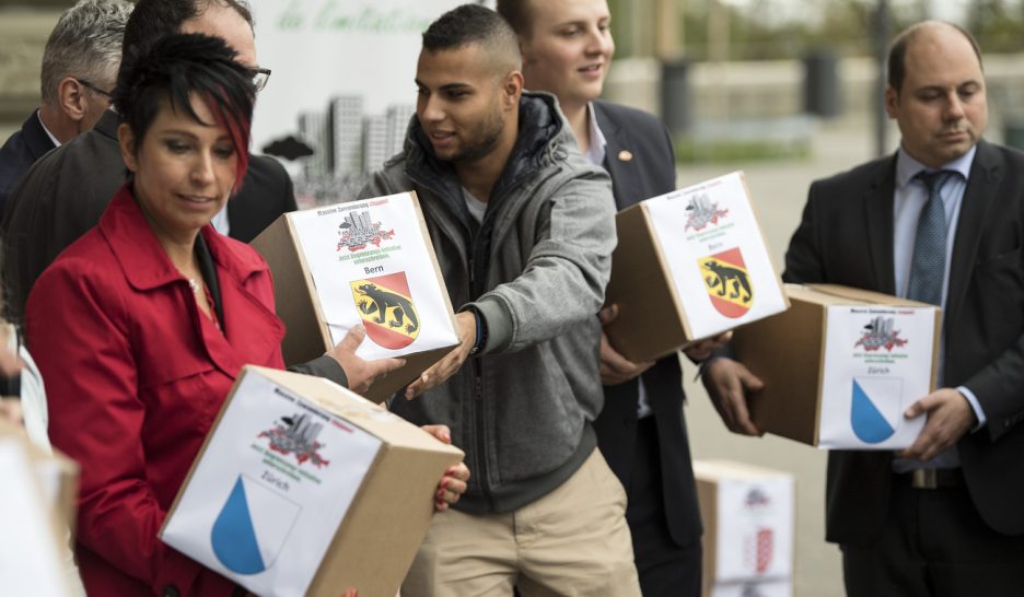 Dépôt de l’initiative contre la libre circulation