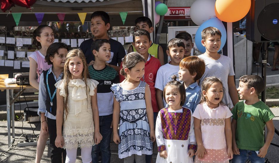 Célébration multiculturelle en forêt