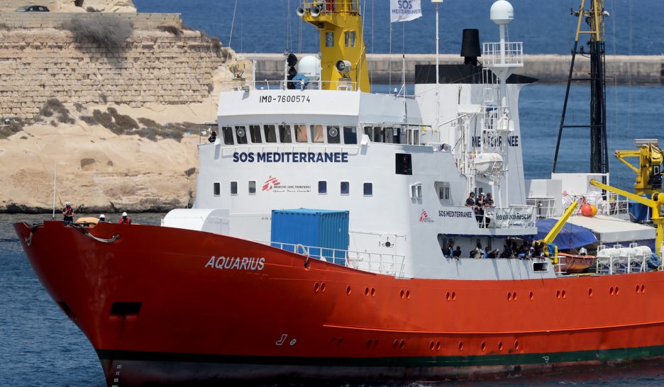 L’Aquarius encore privé de pavillon