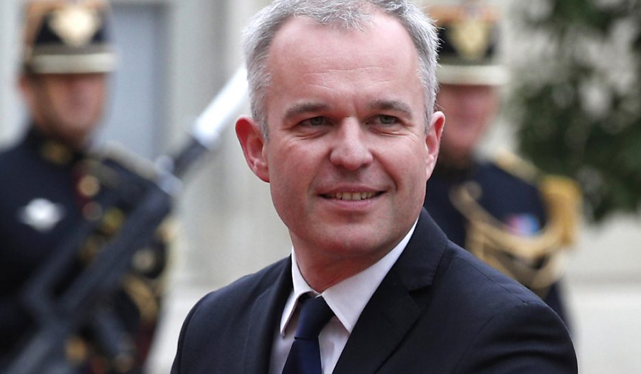 Macron remanie son gouvernement