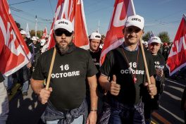 Au-delà des maçons