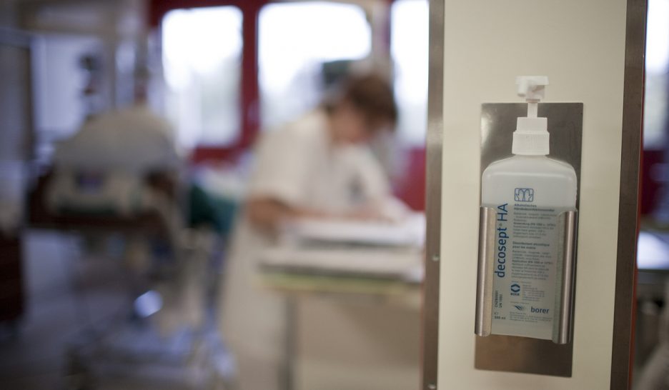 Pas de poignée de main à l’hôpital