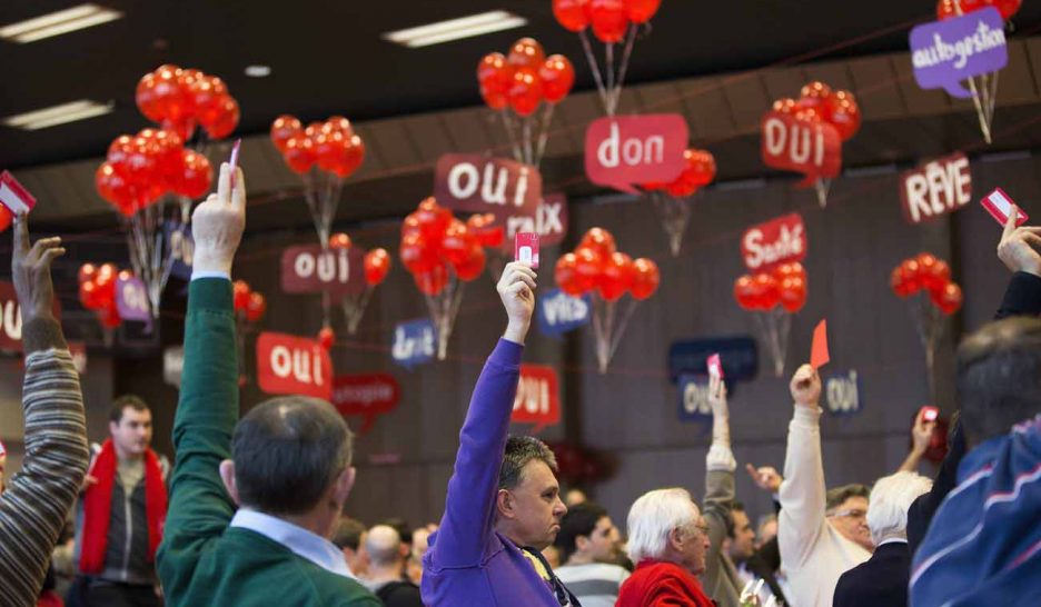Un jeune PS jette un pavé dans la mare