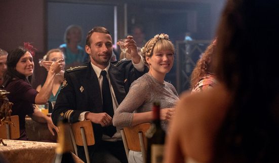 Aux sombres héros sous la mer