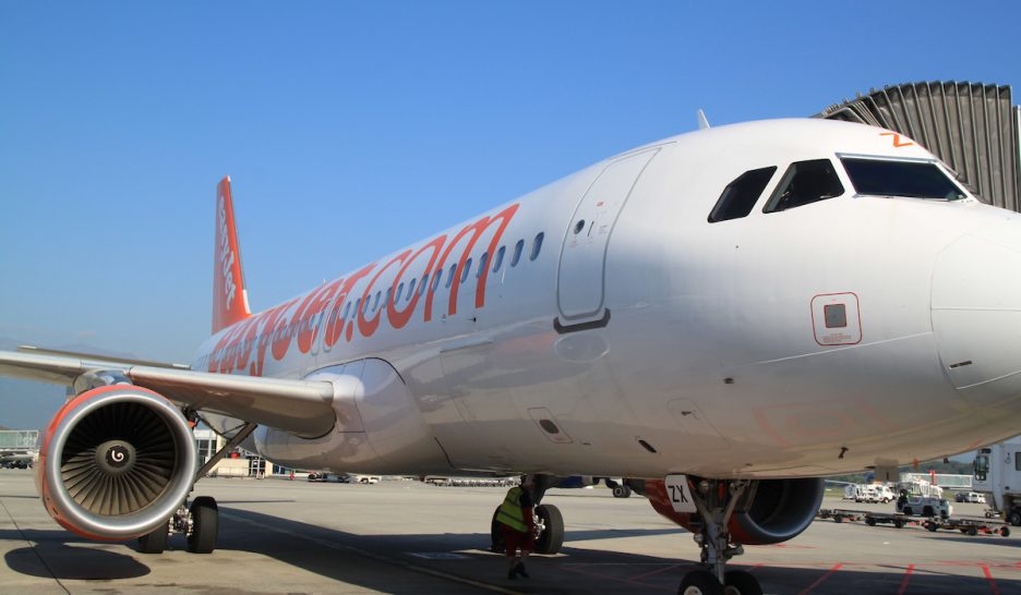 «Taxons les billets d’avion»