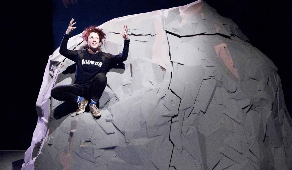 «Désacraliser le théâtre»