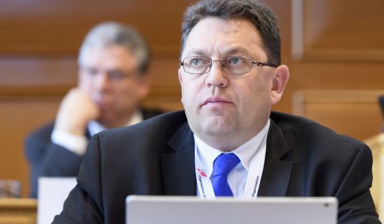 Le syndic de Montreux aime voyager