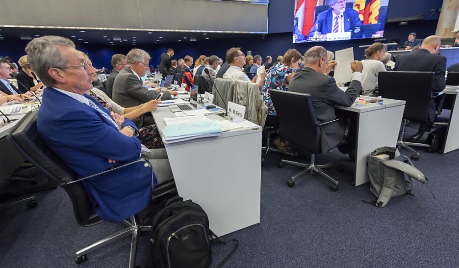 Les députés adoptent un budget généreux