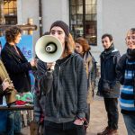 «Ta planète, bleue ou bien cuite?»