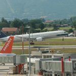 Une initiative pour taxer les billets d’avion?