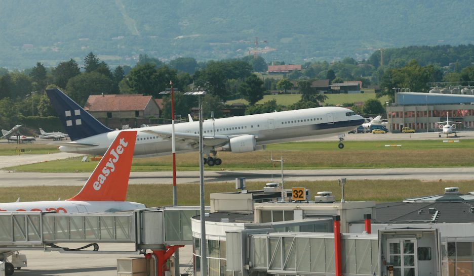 Une initiative pour taxer les billets d’avion?