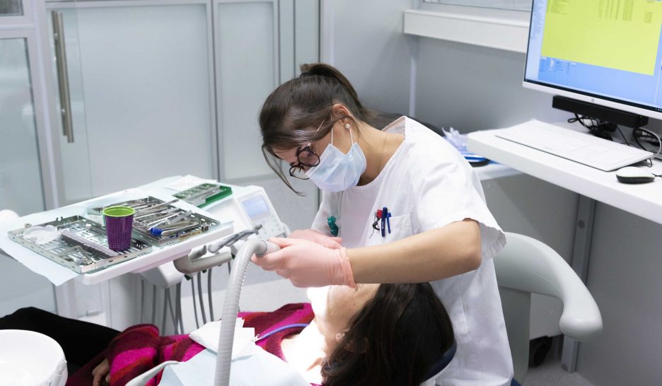 «Choisir entre se soigner et manger»