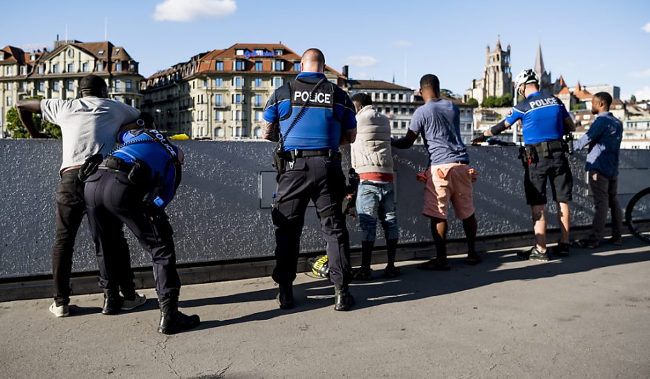 La gestion du deal de rue critiquée