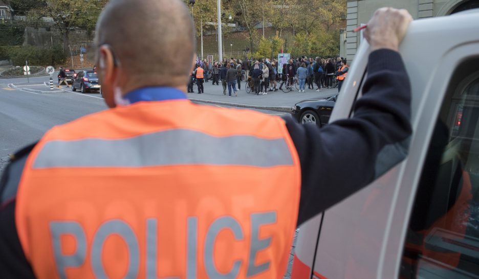 Militants sous pression