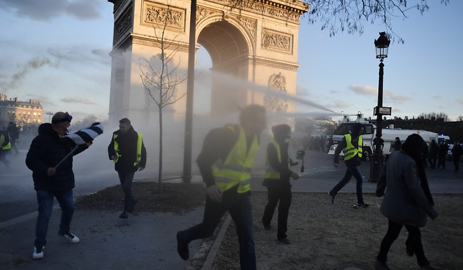 Le préfet de police limogé