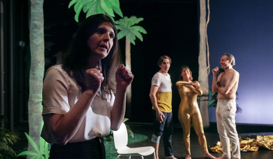 Comédienne sur la touche