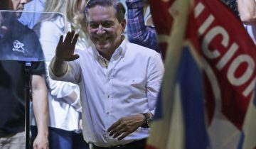 Deux candidats au coude à coude au Panamá