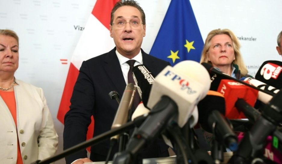 La coalition droite-extrême droite explose