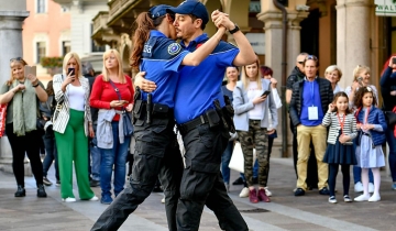 La danse fait tourner 90’000 têtes