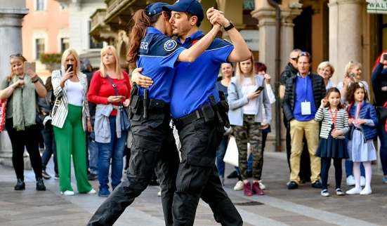 La danse fait tourner 90’000 têtes