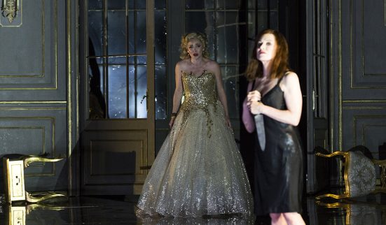 Le corset élégant de Médée