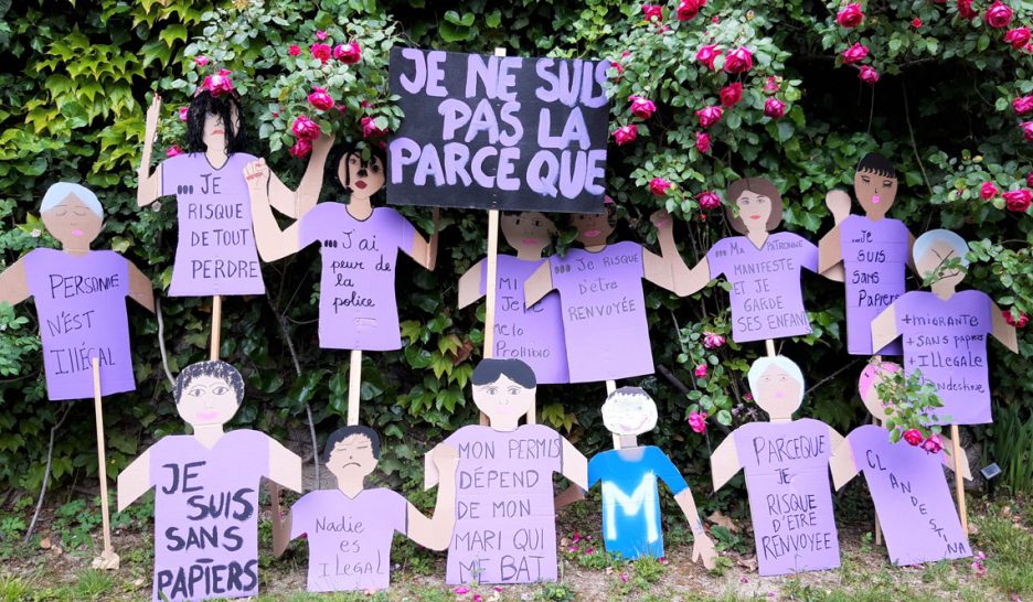 «Ma patronne manifeste et je garde ses enfants»