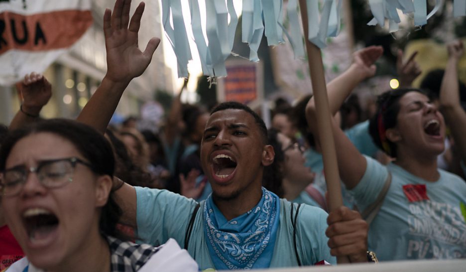 Grève massive contre la réforme des retraites