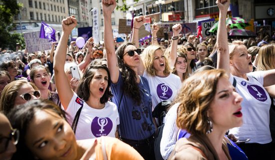 Les femmes de Suisse passent à l'action pour leurs droits 12