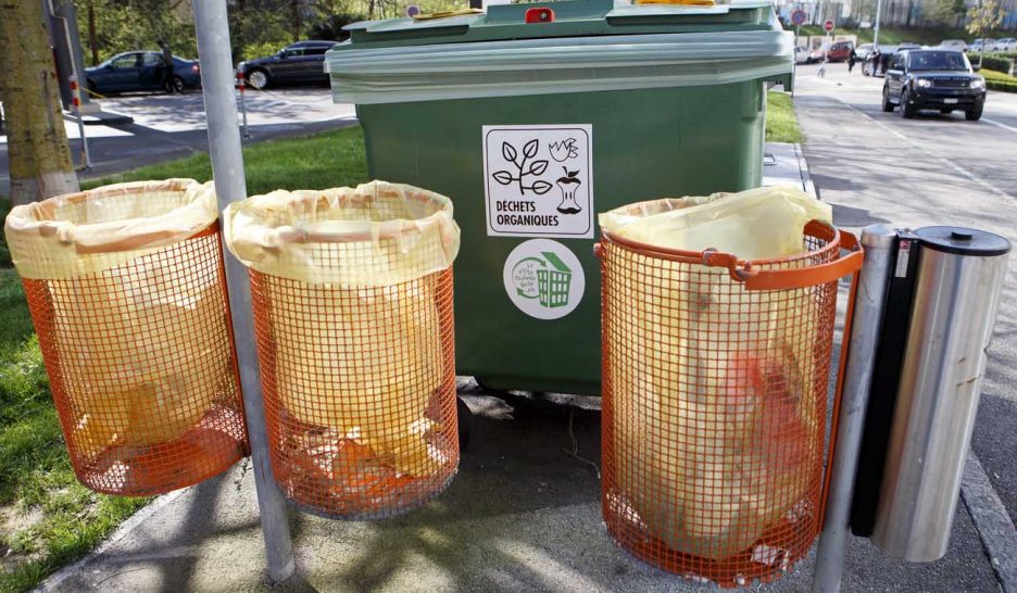 Tri des déchets: les autorités temporisent