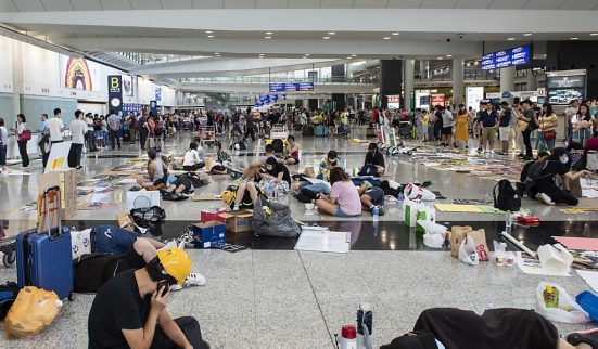 Accalmie à l’aéroport, Pékin aux aguets