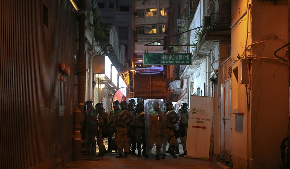 Nouveaux tirs de lacrymogène à Hong Kong