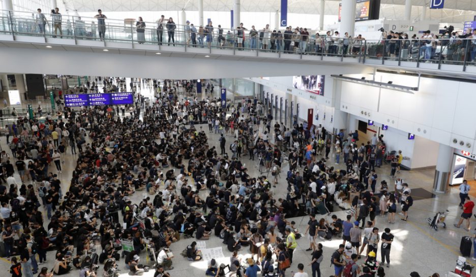 Sit-in à l’aéroport de Hong Kong