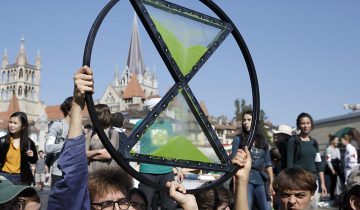 Extinction Rebellion bloque le Pont Bessières