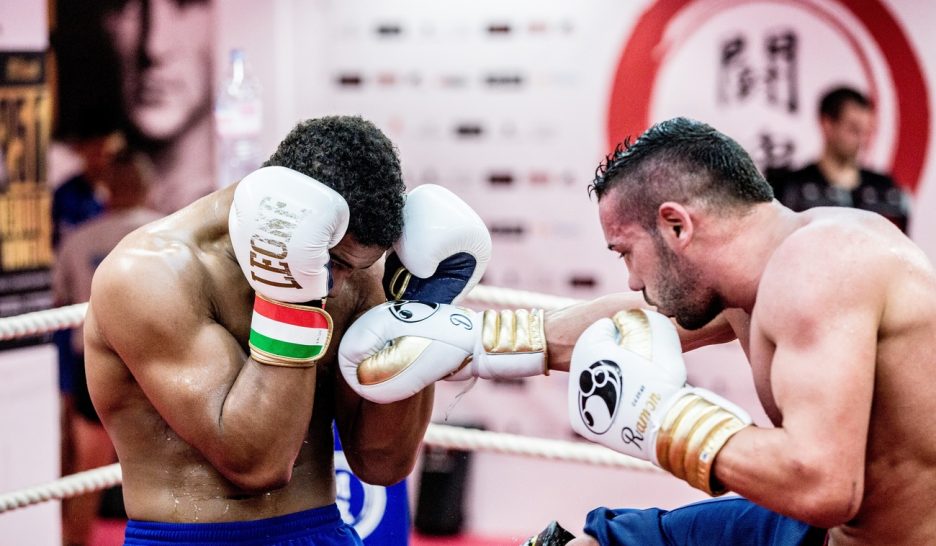 «Carlos» continue à se battre