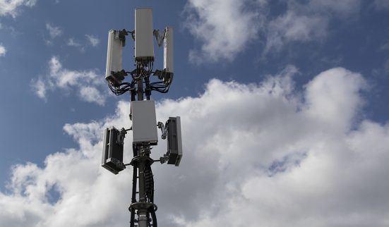 Le Parlement gèle à nouveau la 5G