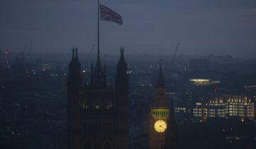 Les 27 jouent la montre sur la durée d'un nouveau report du Brexit