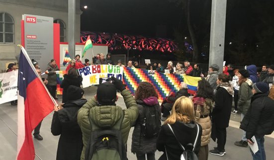 Chaîne humaine contre le coup d’Etat en Bolivie