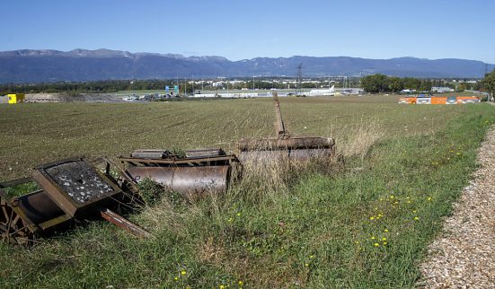 Déclassement d'une zone agricole pour du foot et des bureaux