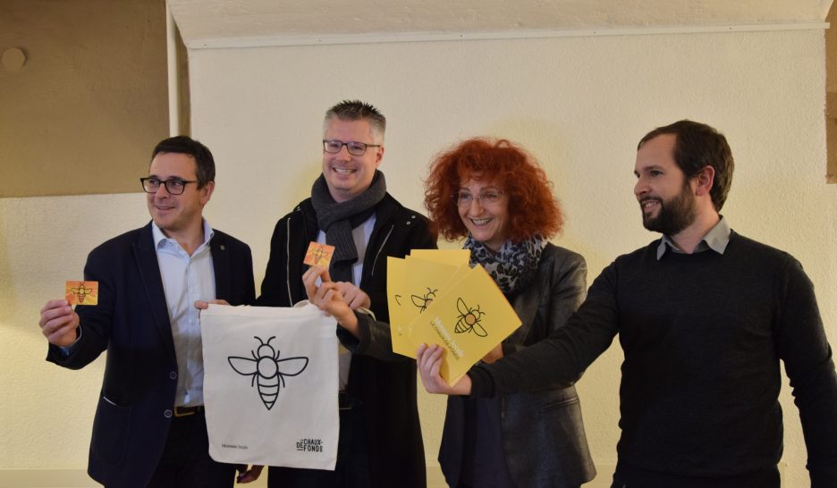 La Chaux-de-Fonds lâche ses abeilles