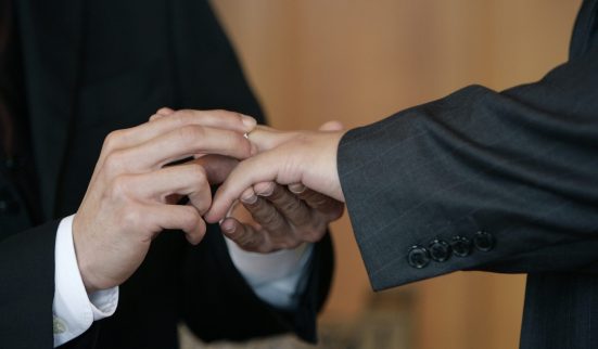 Mariage pour tous: oui au civil, et le religieux?