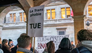 «Unie.x.s contre les violences transphobes»