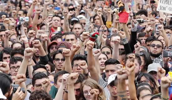 Manifestation bruyante et colorée en Colombie contre le président