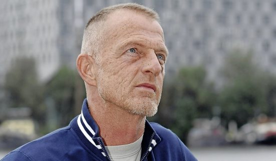 Au fil des vies ­cabossées