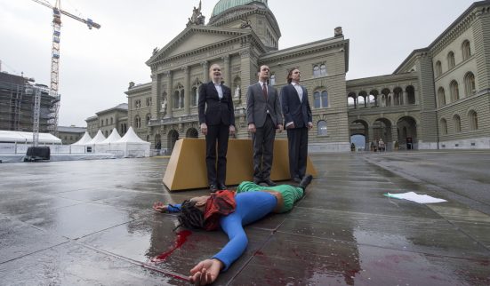 Le bras de fer continue au parlement 1